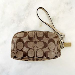 Coach wristlet🤩 gold and tan